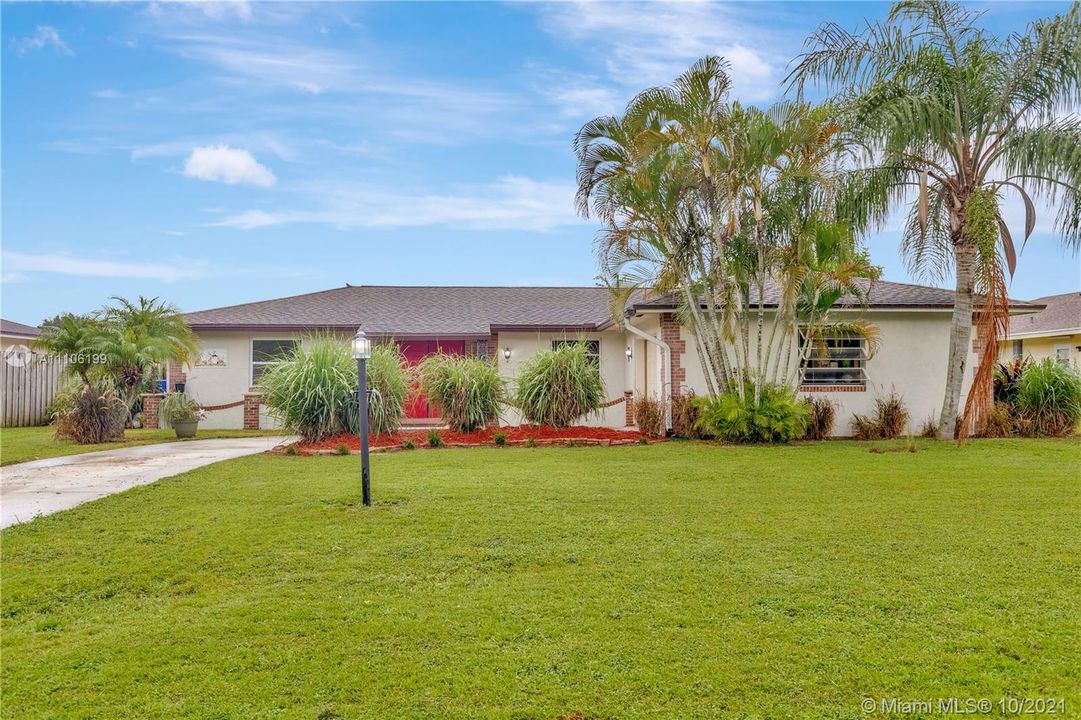 Recently Sold: $399,999 (3 beds, 2 baths, 1662 Square Feet)