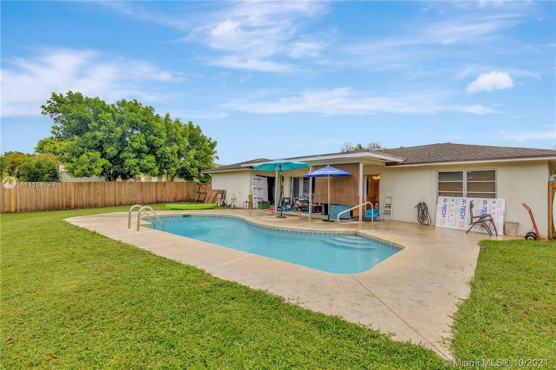 Recently Sold: $399,999 (3 beds, 2 baths, 1662 Square Feet)
