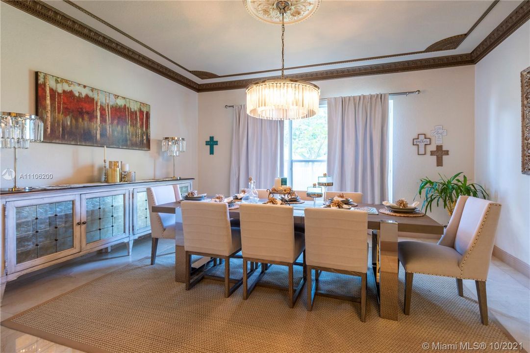 Recently Sold: $1,899,000 (5 beds, 5 baths, 5713 Square Feet)