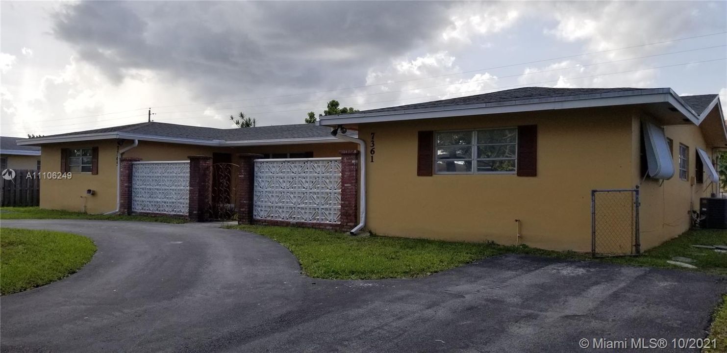 Recently Rented: $2,500 (3 beds, 2 baths, 1650 Square Feet)