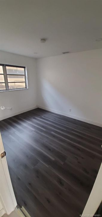 Recently Rented: $2,500 (3 beds, 2 baths, 1650 Square Feet)