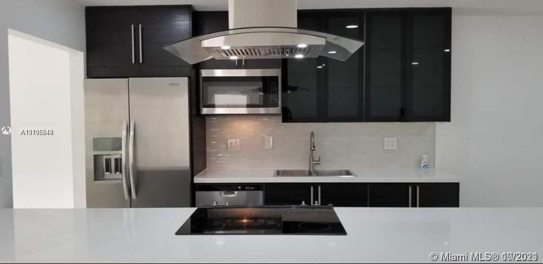 Recently Rented: $2,500 (3 beds, 2 baths, 1650 Square Feet)