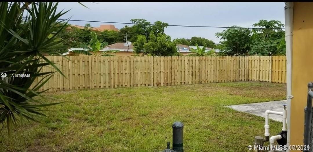 Recently Rented: $2,500 (3 beds, 2 baths, 1650 Square Feet)