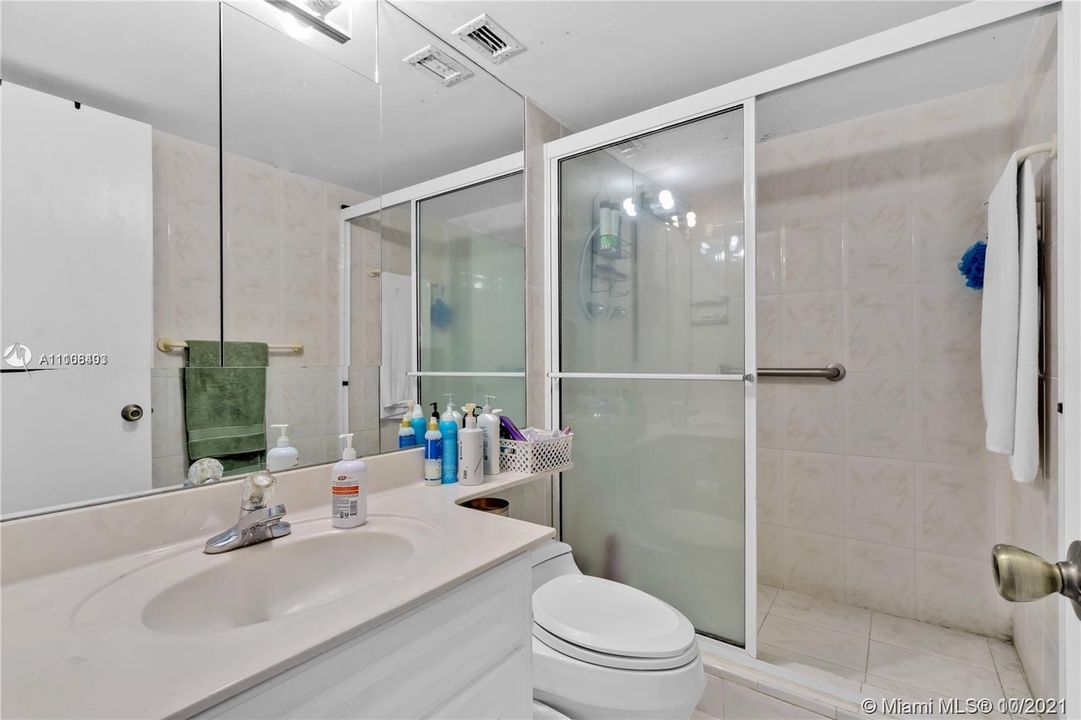 最近售出: $599,000 (2 贝兹, 2 浴室, 1335 平方英尺)