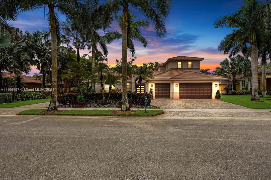 Recently Sold: $1,589,000 (5 beds, 5 baths, 4966 Square Feet)