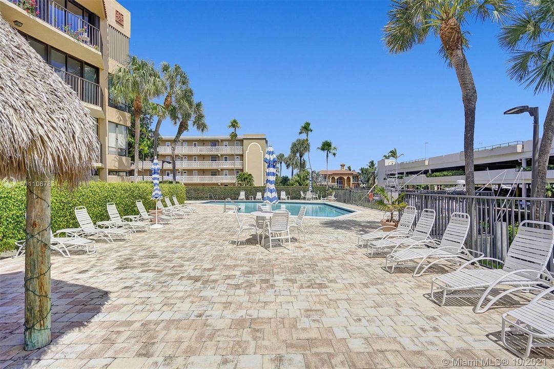 Recently Sold: $210,000 (1 beds, 1 baths, 1017 Square Feet)