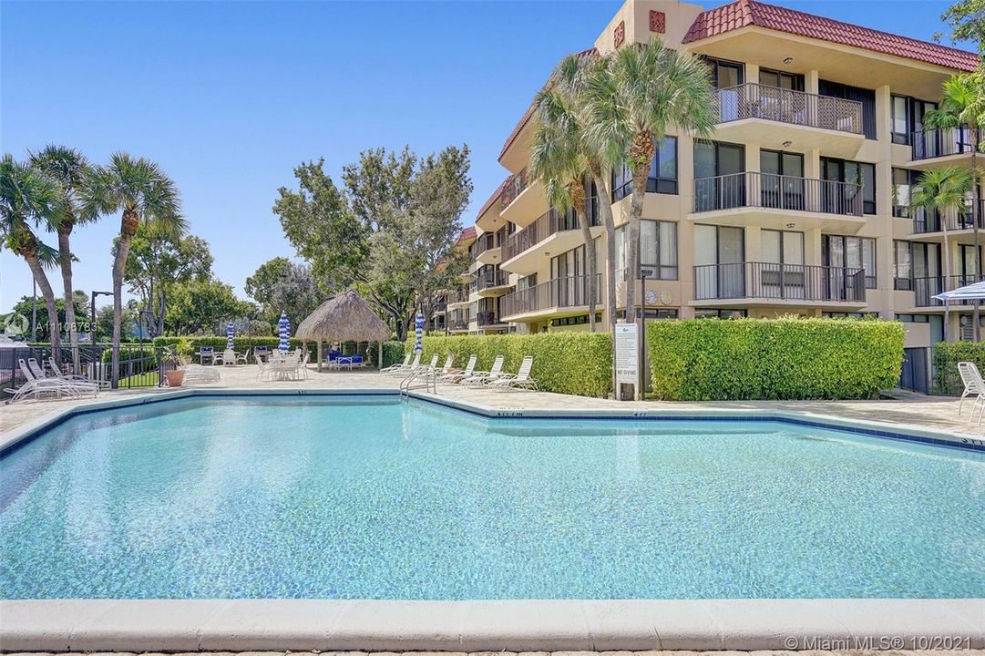 Recently Sold: $210,000 (1 beds, 1 baths, 1017 Square Feet)