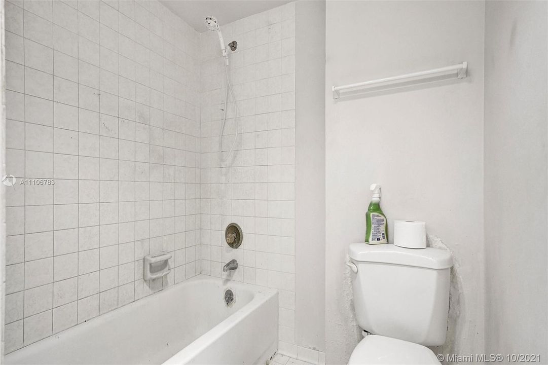 Recently Sold: $210,000 (1 beds, 1 baths, 1017 Square Feet)