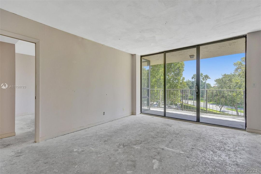 Recently Sold: $210,000 (1 beds, 1 baths, 1017 Square Feet)