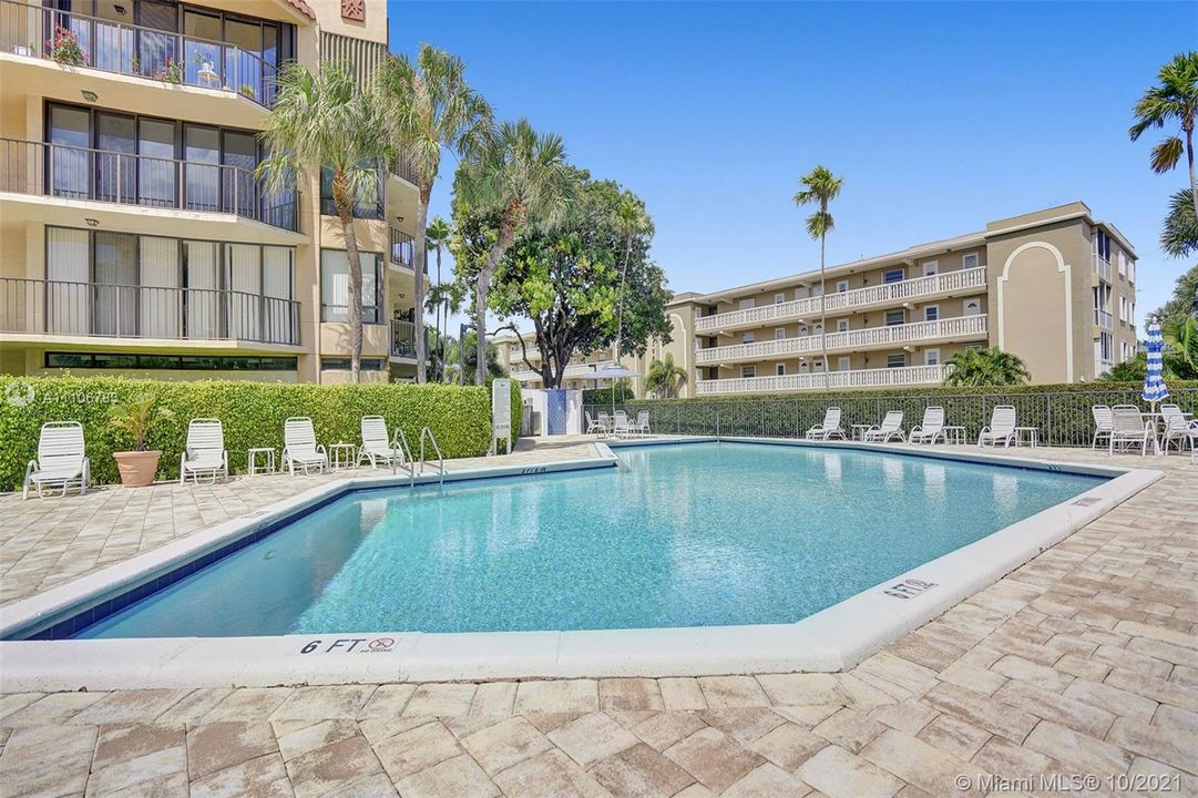 Recently Sold: $210,000 (1 beds, 1 baths, 1017 Square Feet)