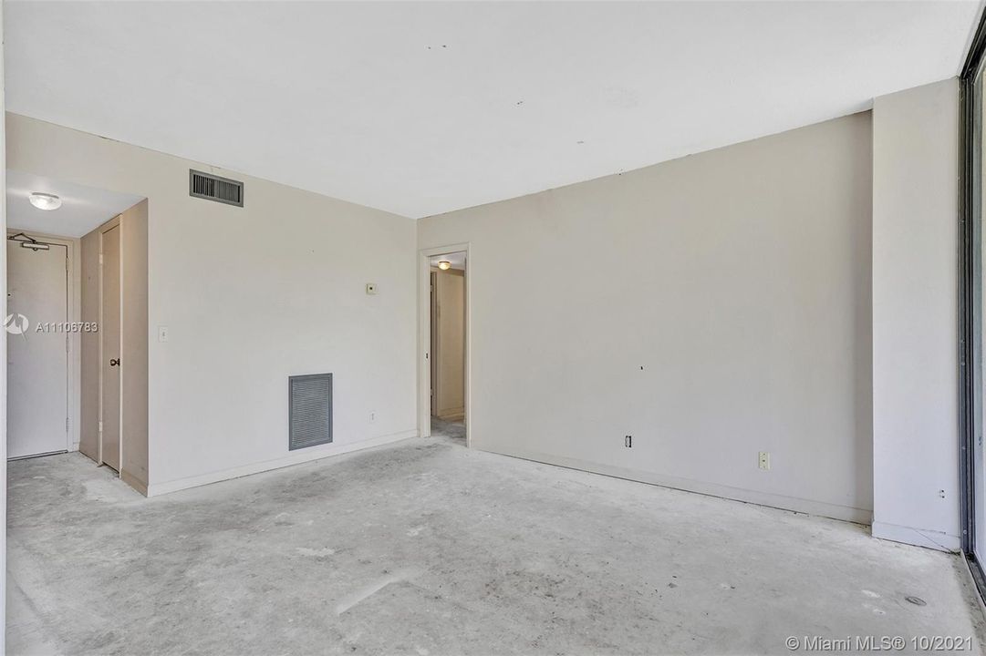 Recently Sold: $210,000 (1 beds, 1 baths, 1017 Square Feet)