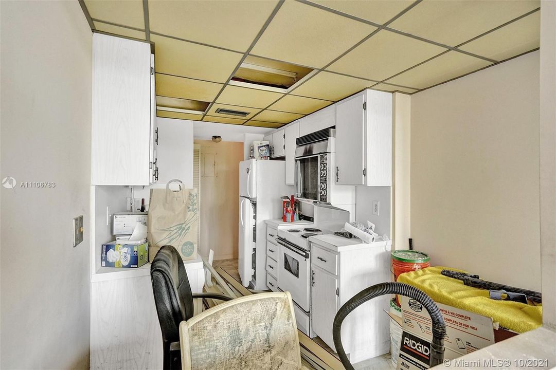 Recently Sold: $210,000 (1 beds, 1 baths, 1017 Square Feet)