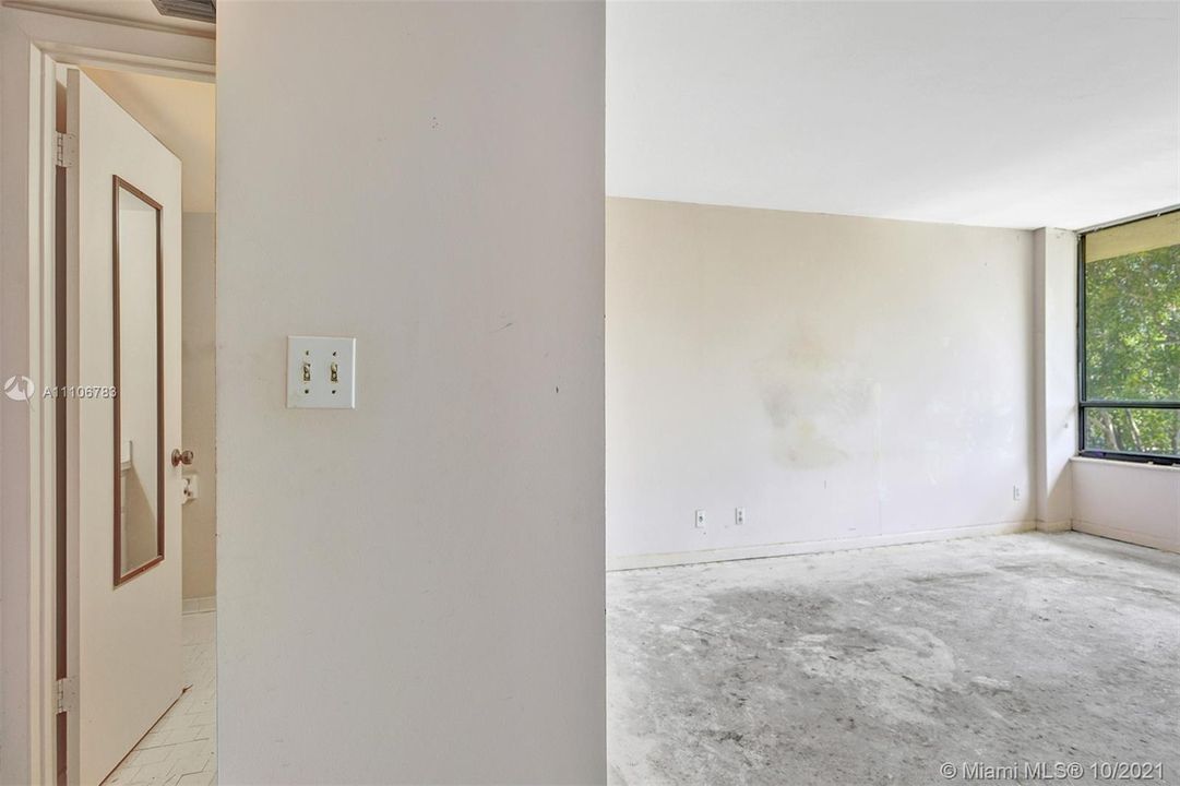 Recently Sold: $210,000 (1 beds, 1 baths, 1017 Square Feet)