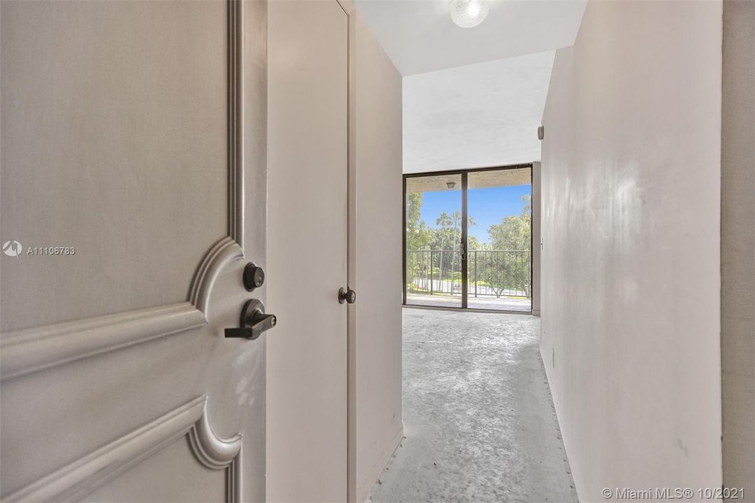 Recently Sold: $210,000 (1 beds, 1 baths, 1017 Square Feet)