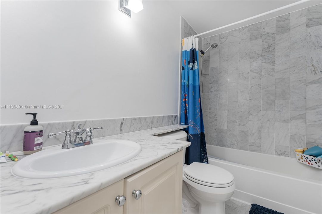 Recently Sold: $350,000 (2 beds, 2 baths, 1152 Square Feet)