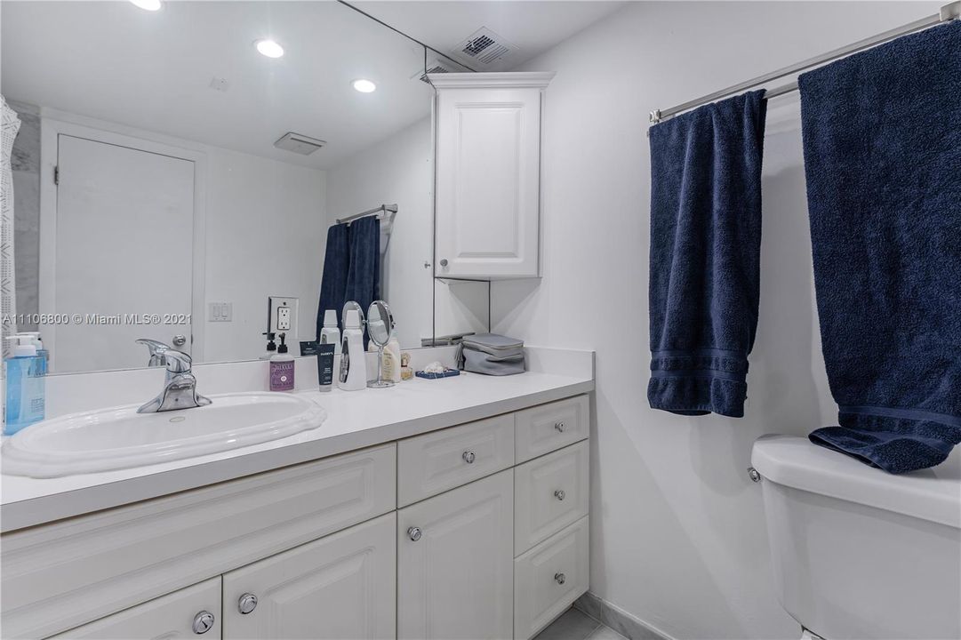 最近售出: $350,000 (2 贝兹, 2 浴室, 1152 平方英尺)