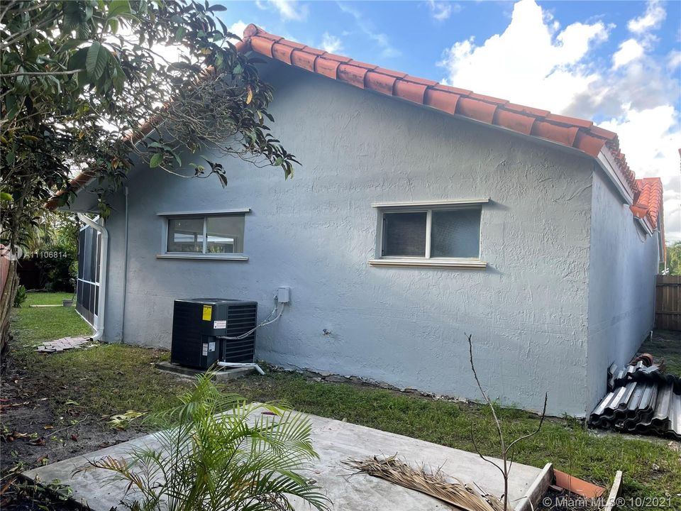 Recently Sold: $475,000 (3 beds, 2 baths, 1652 Square Feet)