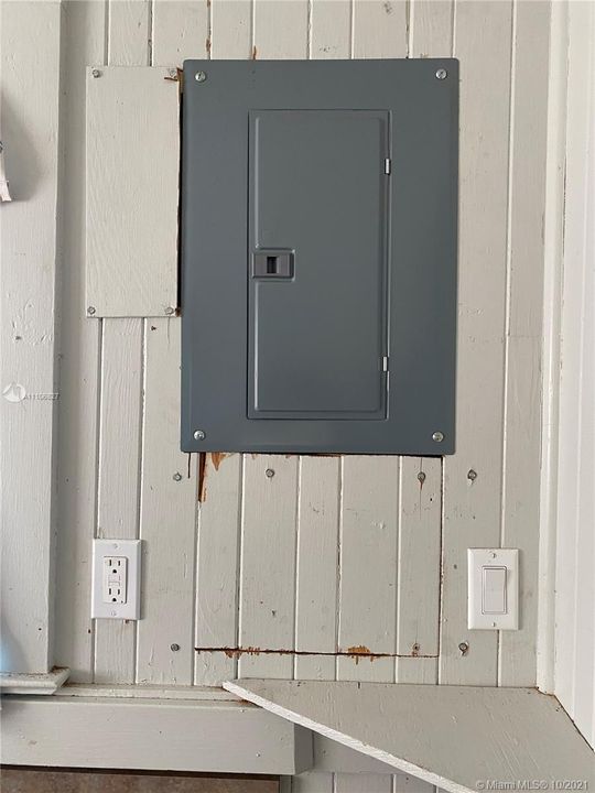 Недавно продано: $140,000 (4 спален, 1 ванн, 1308 Квадратных фут)