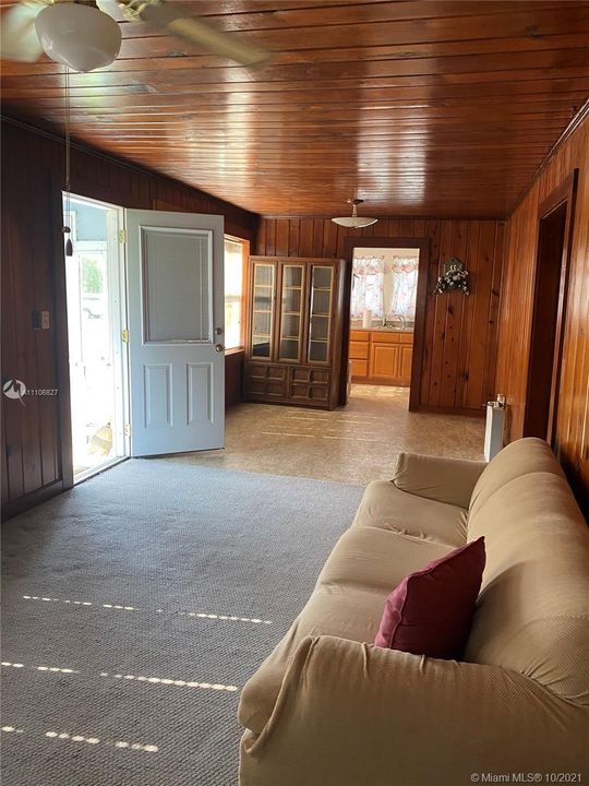 Недавно продано: $140,000 (4 спален, 1 ванн, 1308 Квадратных фут)