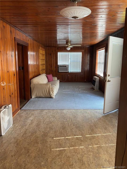 Недавно продано: $140,000 (4 спален, 1 ванн, 1308 Квадратных фут)