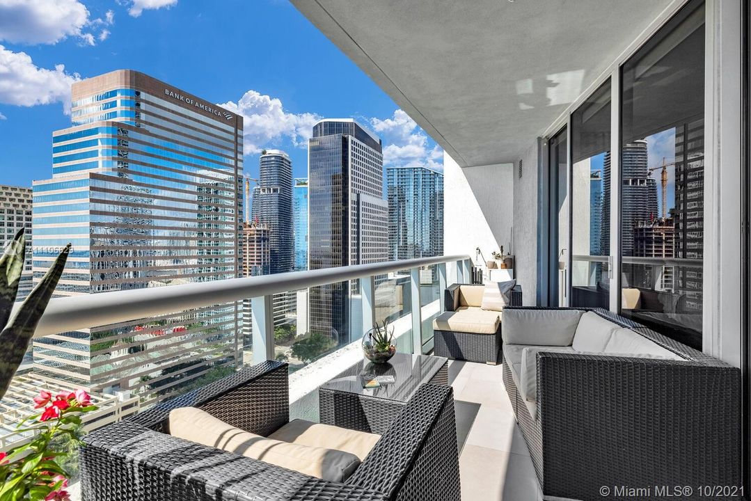 Recently Sold: $1,480,000 (3 beds, 2 baths, 1870 Square Feet)