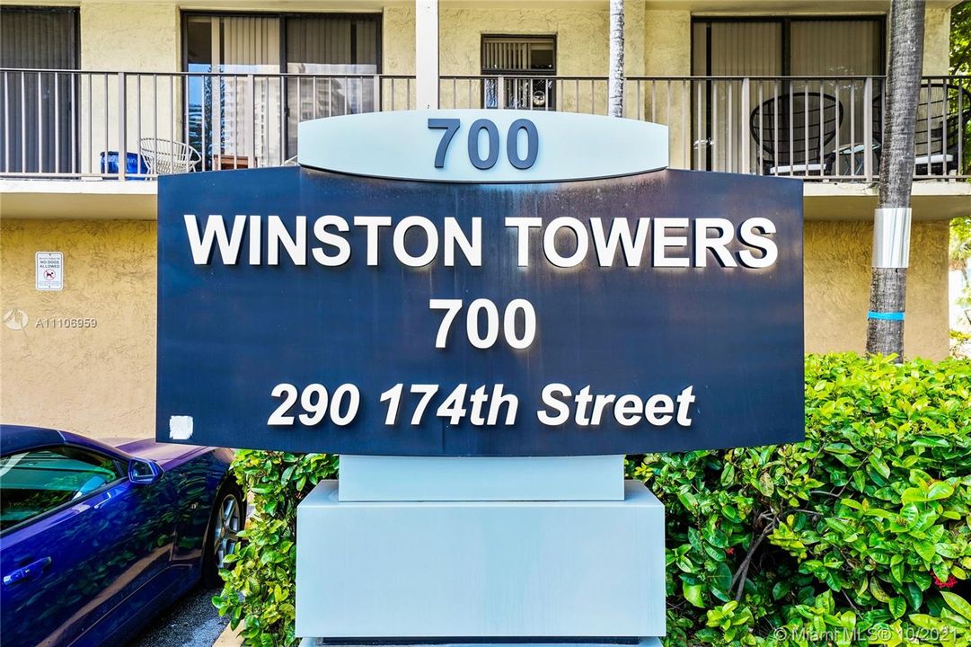 Recently Sold: $257,000 (1 beds, 1 baths, 896 Square Feet)