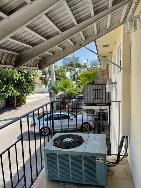 Recently Sold: $215,000 (1 beds, 1 baths, 420 Square Feet)