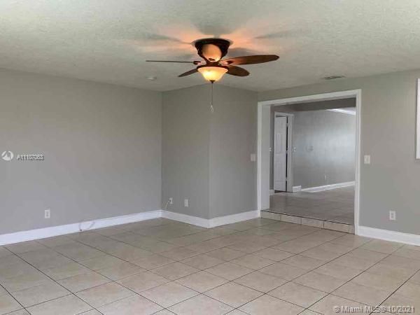 Recently Rented: $2,865 (4 beds, 2 baths, 1876 Square Feet)