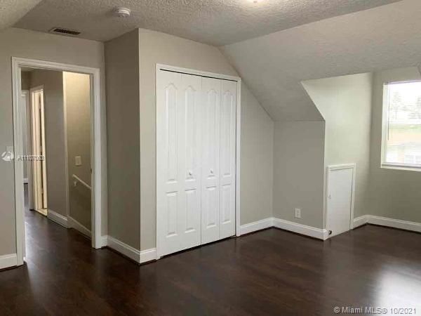 Recently Rented: $2,865 (4 beds, 2 baths, 1876 Square Feet)