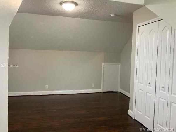 Recently Rented: $2,865 (4 beds, 2 baths, 1876 Square Feet)