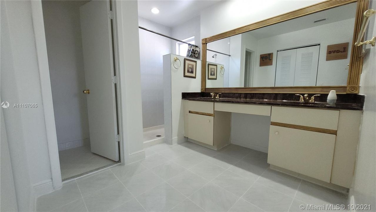 Недавно продано: $475,000 (3 спален, 2 ванн, 1502 Квадратных фут)