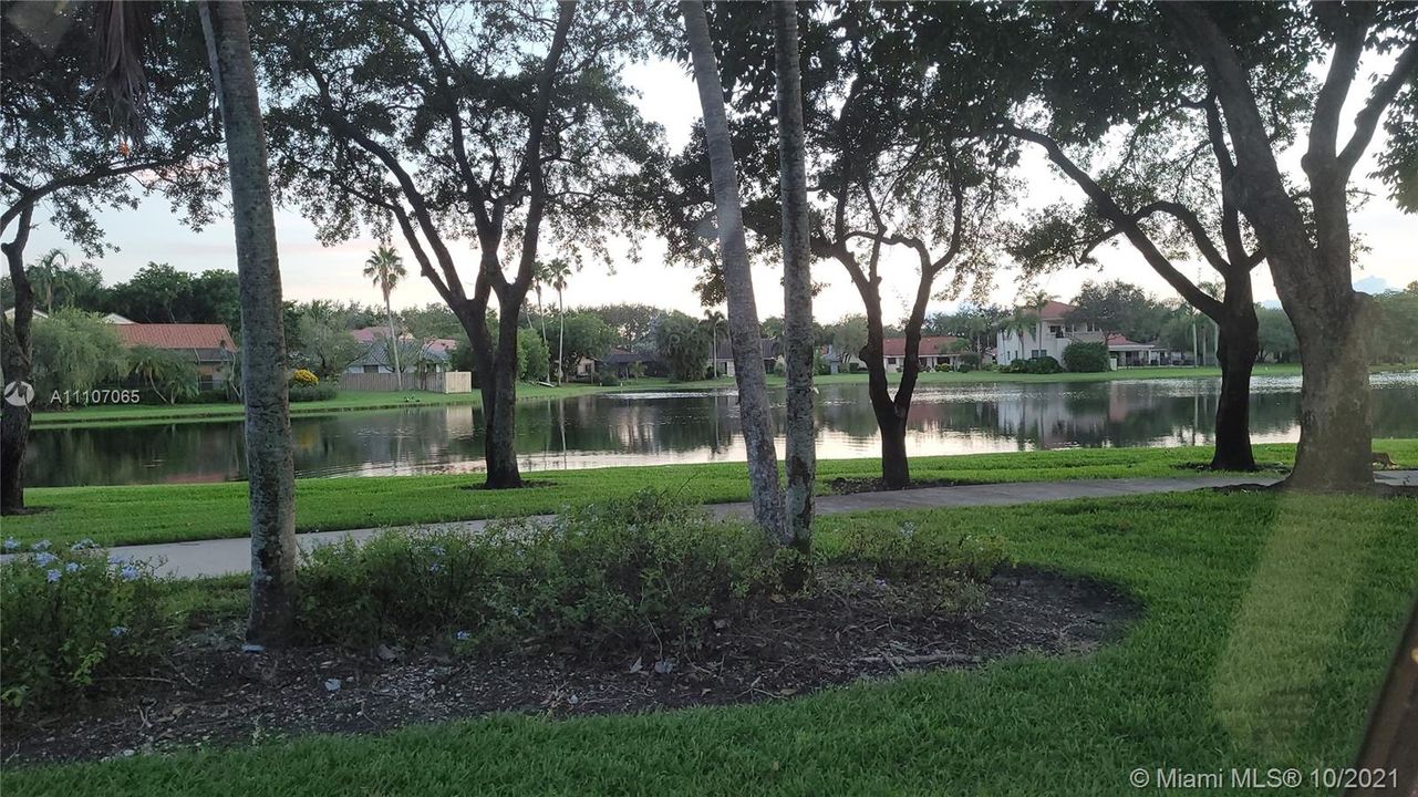 Недавно продано: $475,000 (3 спален, 2 ванн, 1502 Квадратных фут)