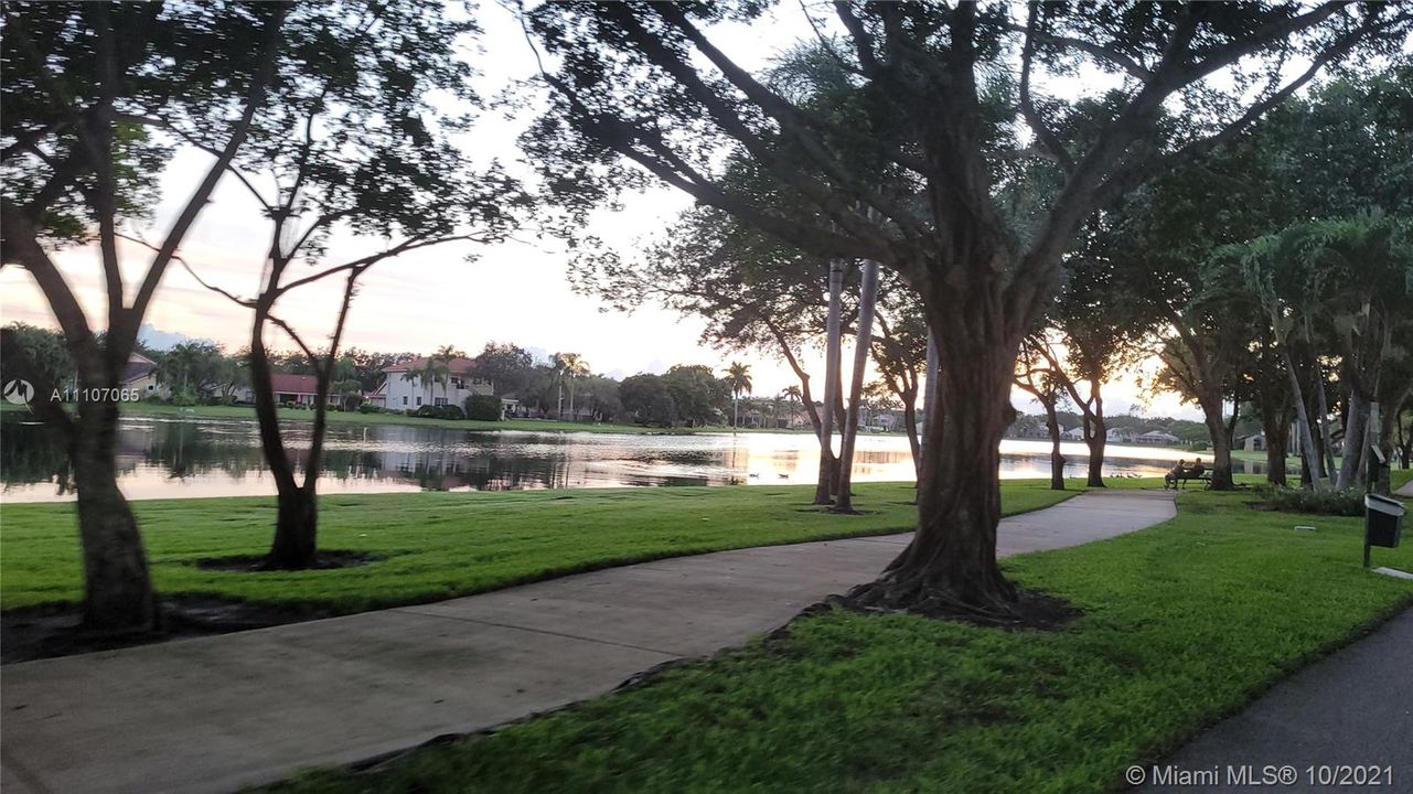 Недавно продано: $475,000 (3 спален, 2 ванн, 1502 Квадратных фут)