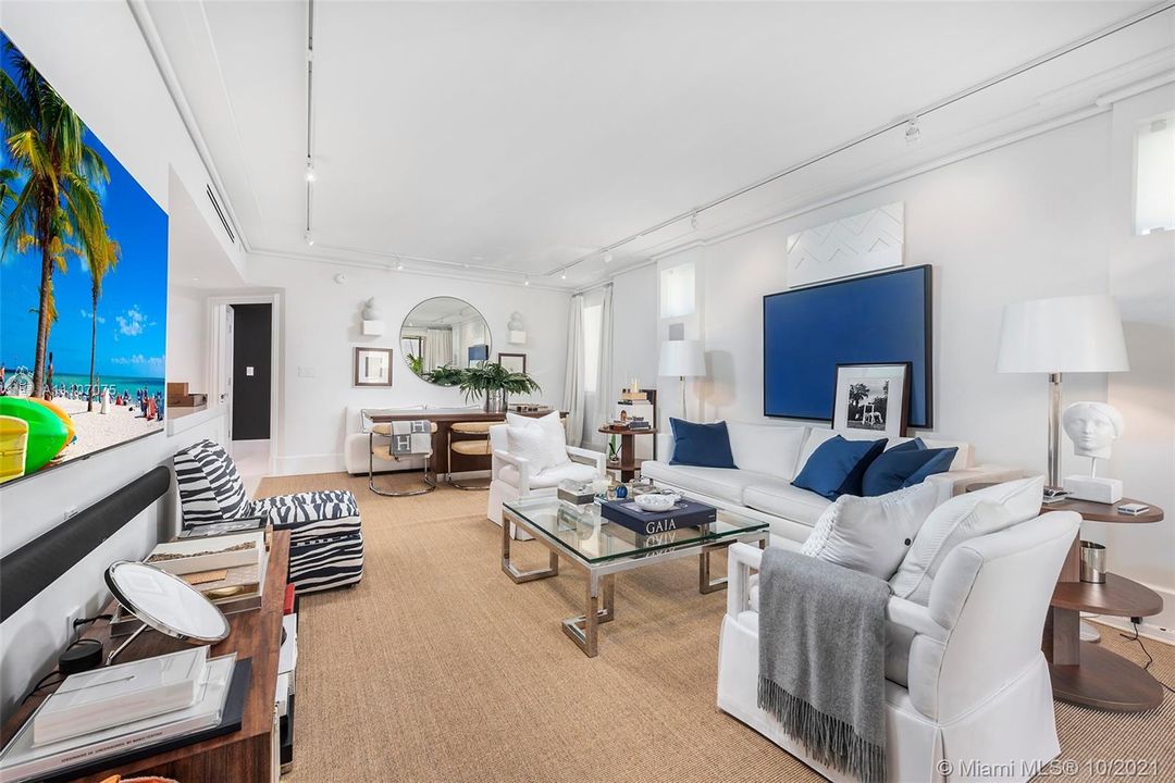 Recently Sold: $1,495,000 (3 beds, 3 baths, 1485 Square Feet)
