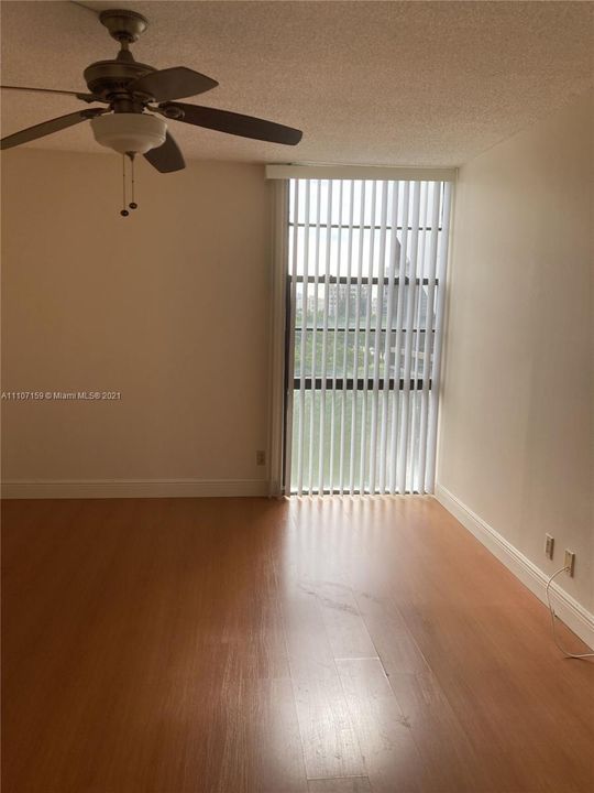Recently Sold: $178,000 (1 beds, 1 baths, 741 Square Feet)
