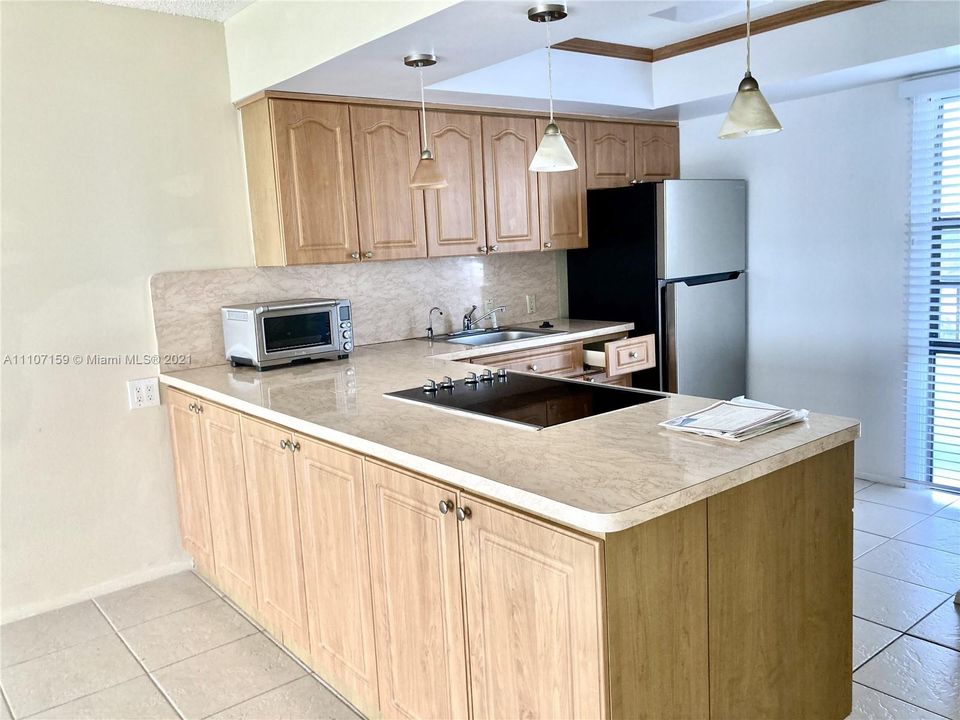 Recently Sold: $178,000 (1 beds, 1 baths, 741 Square Feet)