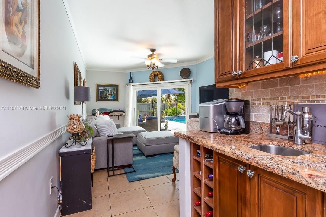 Recently Sold: $545,000 (3 beds, 2 baths, 1895 Square Feet)