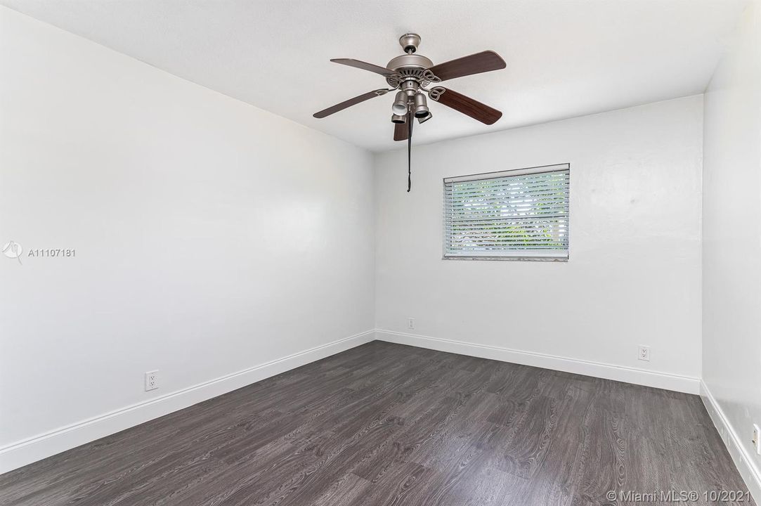 Recently Rented: $1,600 (2 beds, 1 baths, 750 Square Feet)