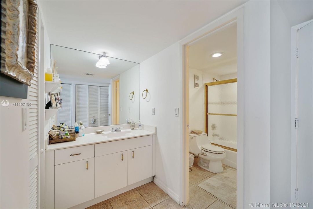 最近售出: $645,000 (2 贝兹, 2 浴室, 1460 平方英尺)