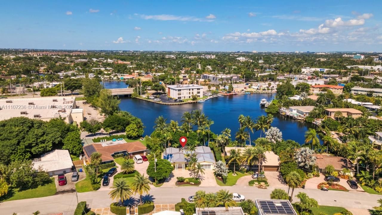 Recently Sold: $1,850,000 (3 beds, 2 baths, 2300 Square Feet)
