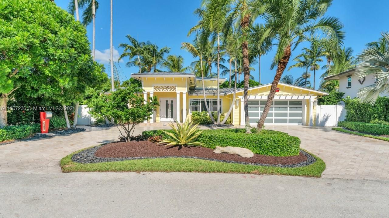 Recently Sold: $1,850,000 (3 beds, 2 baths, 2300 Square Feet)
