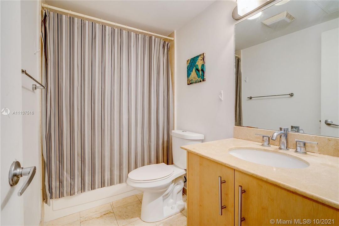 最近租的: $4,700 (2 贝兹, 2 浴室, 1056 平方英尺)