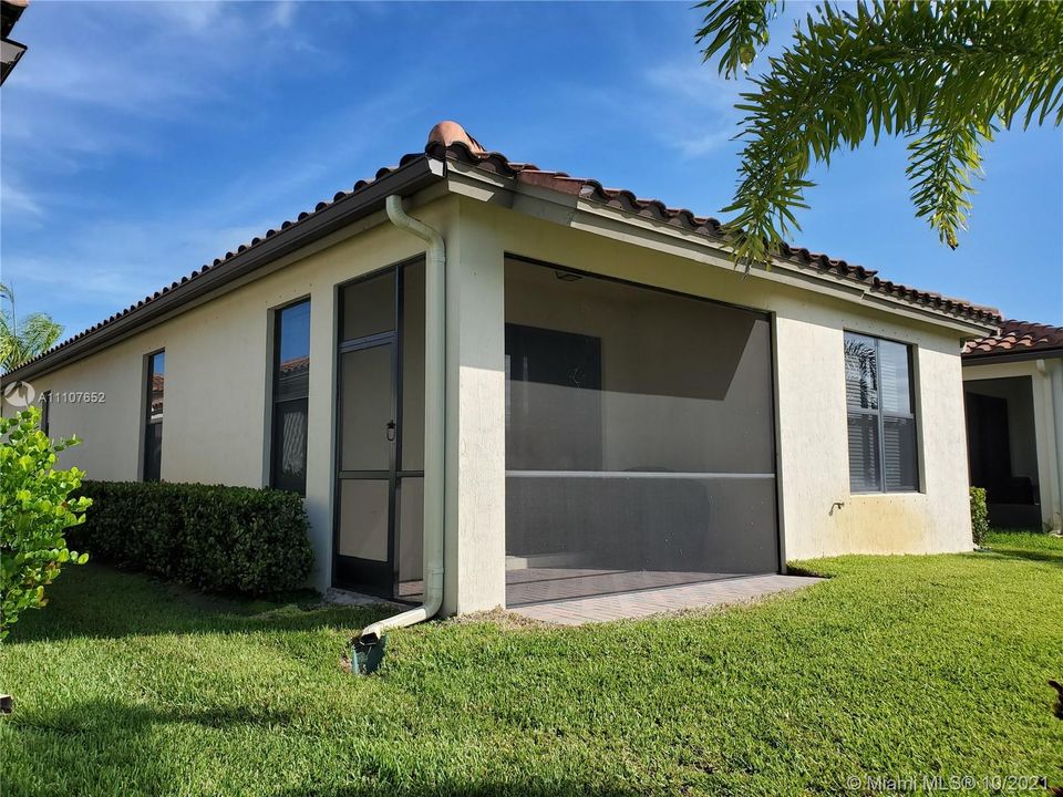 Recently Sold: $285,000 (2 beds, 2 baths, 1420 Square Feet)