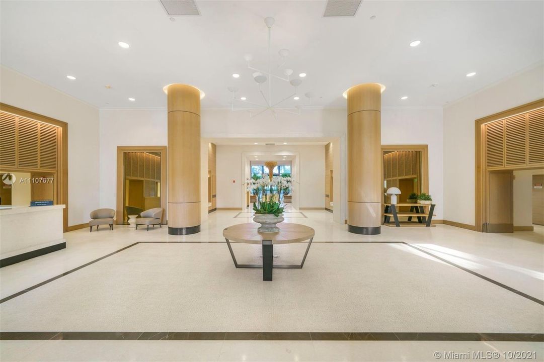 Recently Sold: $13,870,000 (5 beds, 5 baths, 8435 Square Feet)