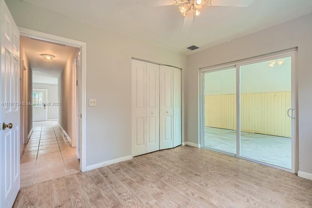 Vendido Recientemente: $259,900 (3 camas, 1 baños, 1008 Pies cuadrados)