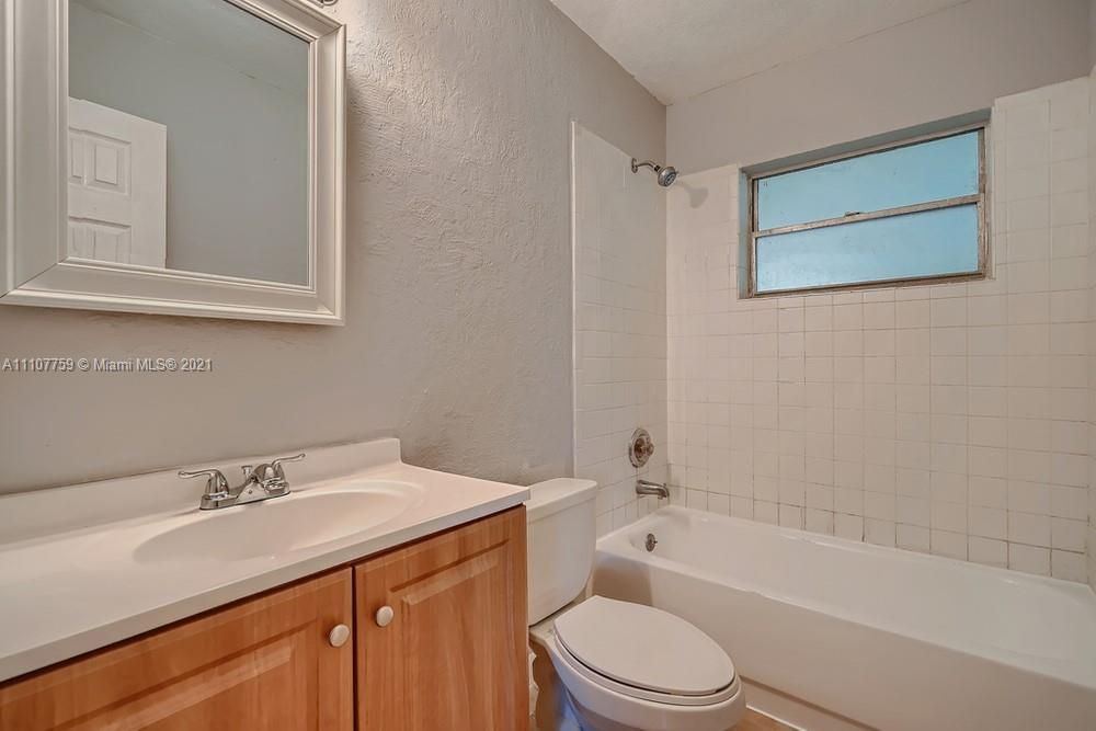 Vendido Recientemente: $259,900 (3 camas, 1 baños, 1008 Pies cuadrados)