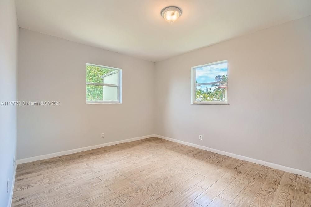 Vendido Recientemente: $259,900 (3 camas, 1 baños, 1008 Pies cuadrados)