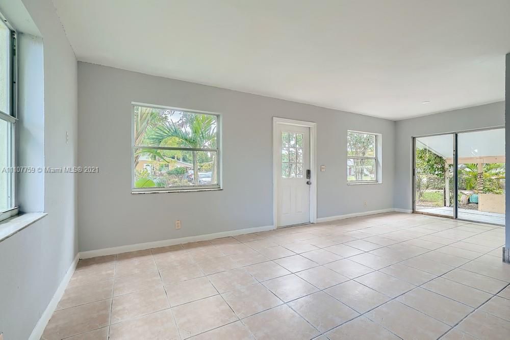 Vendido Recientemente: $259,900 (3 camas, 1 baños, 1008 Pies cuadrados)