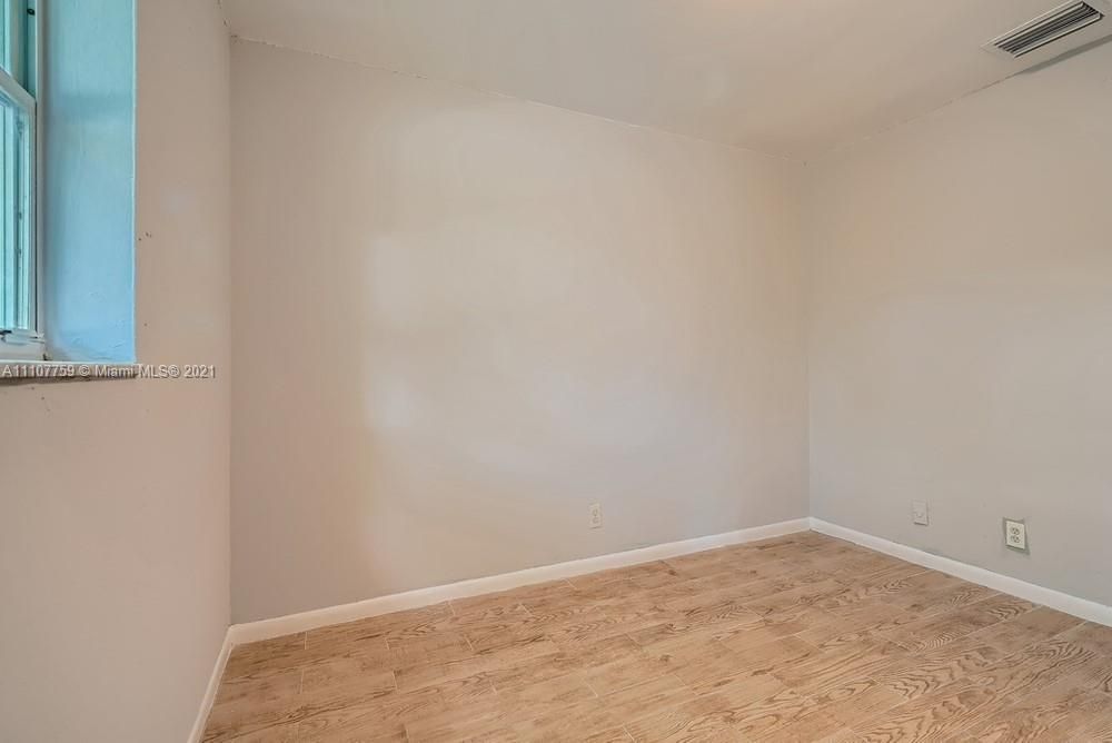 Vendido Recientemente: $259,900 (3 camas, 1 baños, 1008 Pies cuadrados)