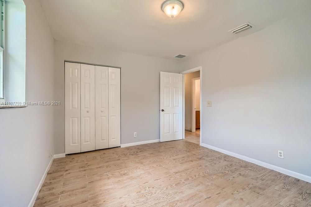 Vendido Recientemente: $259,900 (3 camas, 1 baños, 1008 Pies cuadrados)